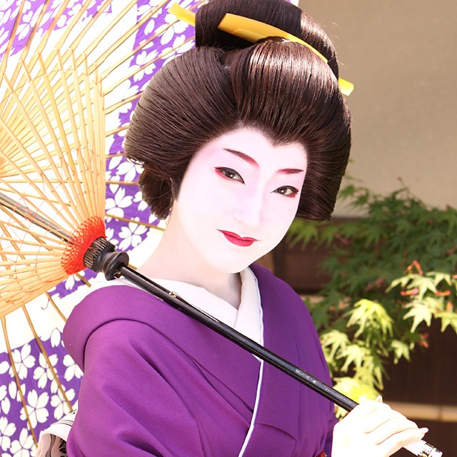 在京都變身為傳統的美麗舞妓吧吧！