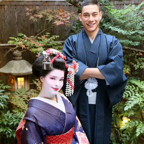 Maiko and Geisha makeover Couple Courtyard Course