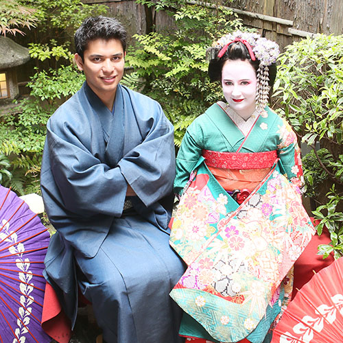 Maiko and Geisha makeover Couple Courtyard course