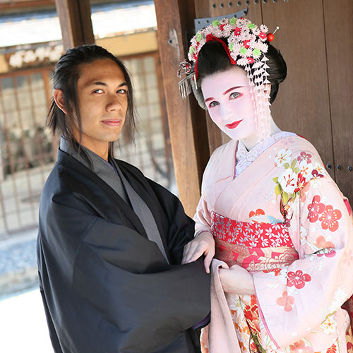 Maiko and Geisha makeover Couple Studio and Outdoor Course