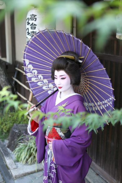 舞妓体験は京都のぎをん彩
