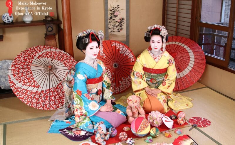 Everyone!! Thank you again this year. This year our shop is over. We hope you will wear geisha and maiko kimono in Kyoto in the new year. We are waiting for you in Kyoto.