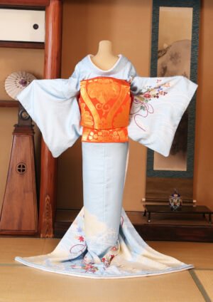 Four Seasons Flowers Light Blue